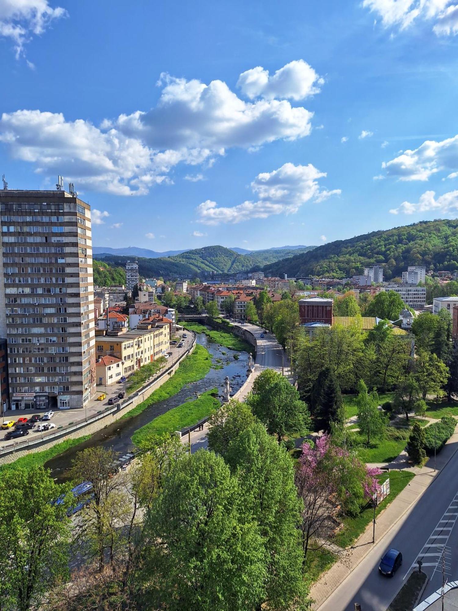 Студио Даневски-Balkan Tower Gabrovo Exterior foto